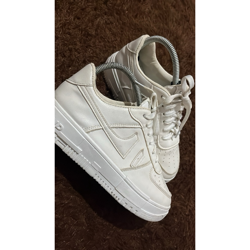 Sepatu PVN