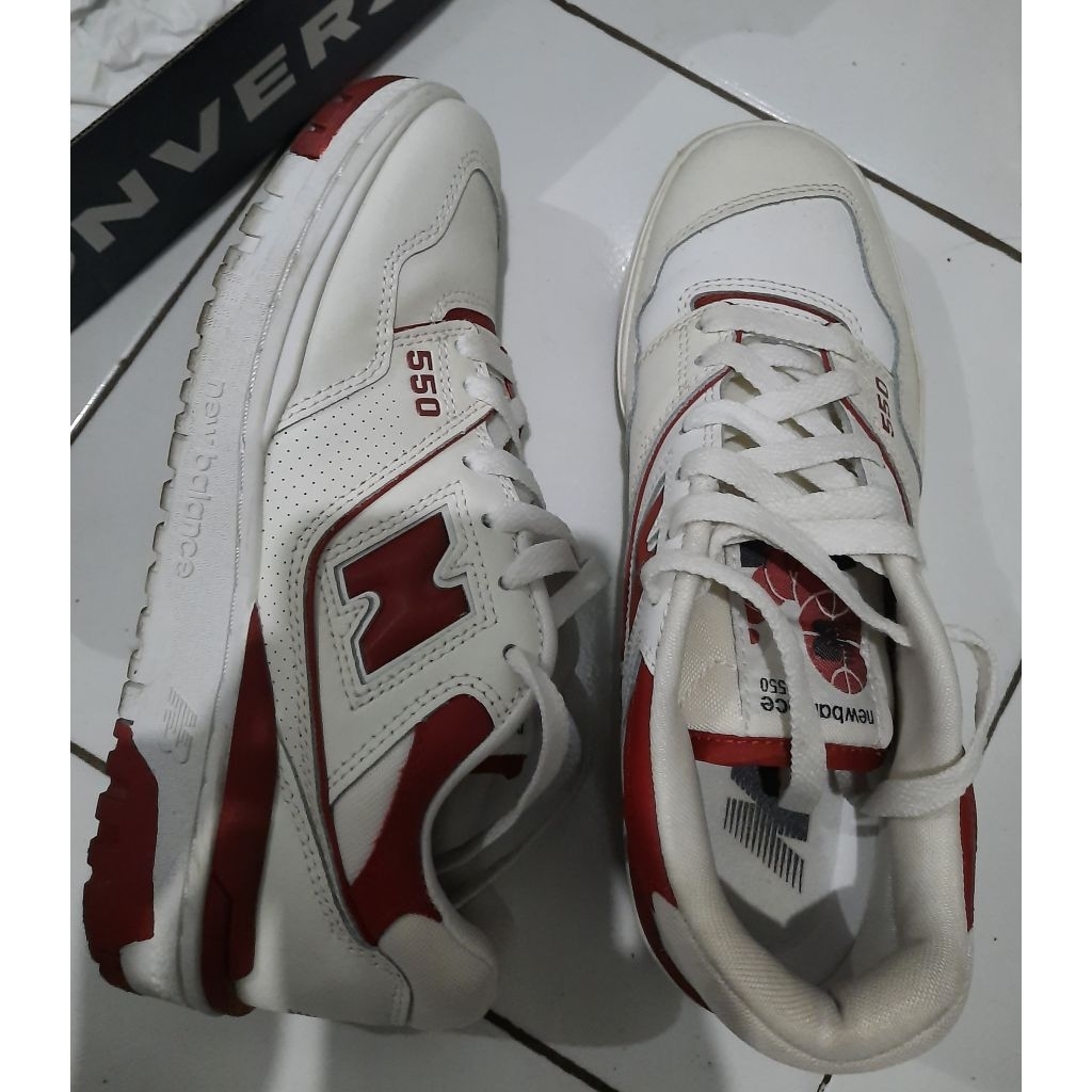 Preloved - Sepatu sneakers New Balance unisex 550 Lifestyle
