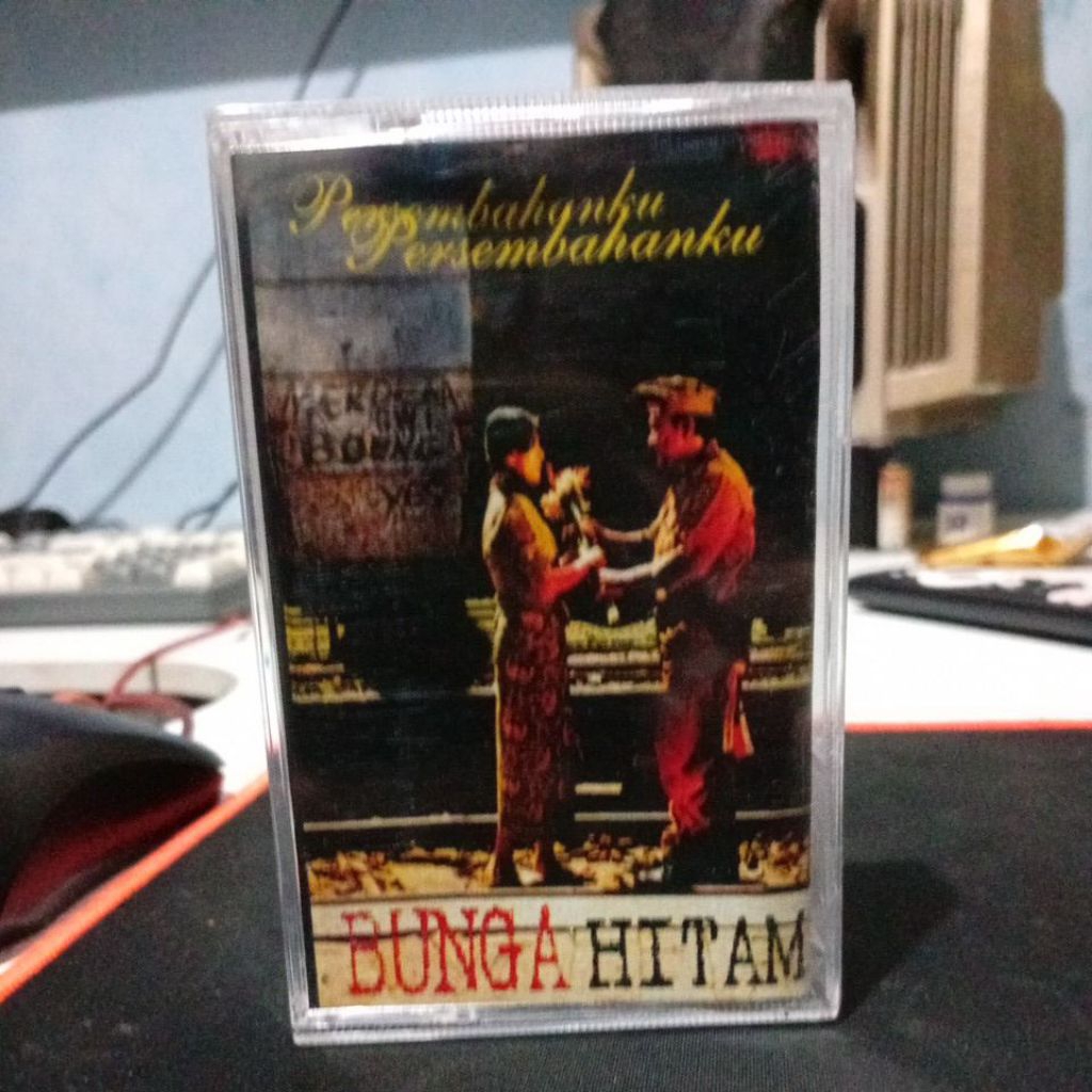 Kaset pita BUNGA HITAM (persembahanku)