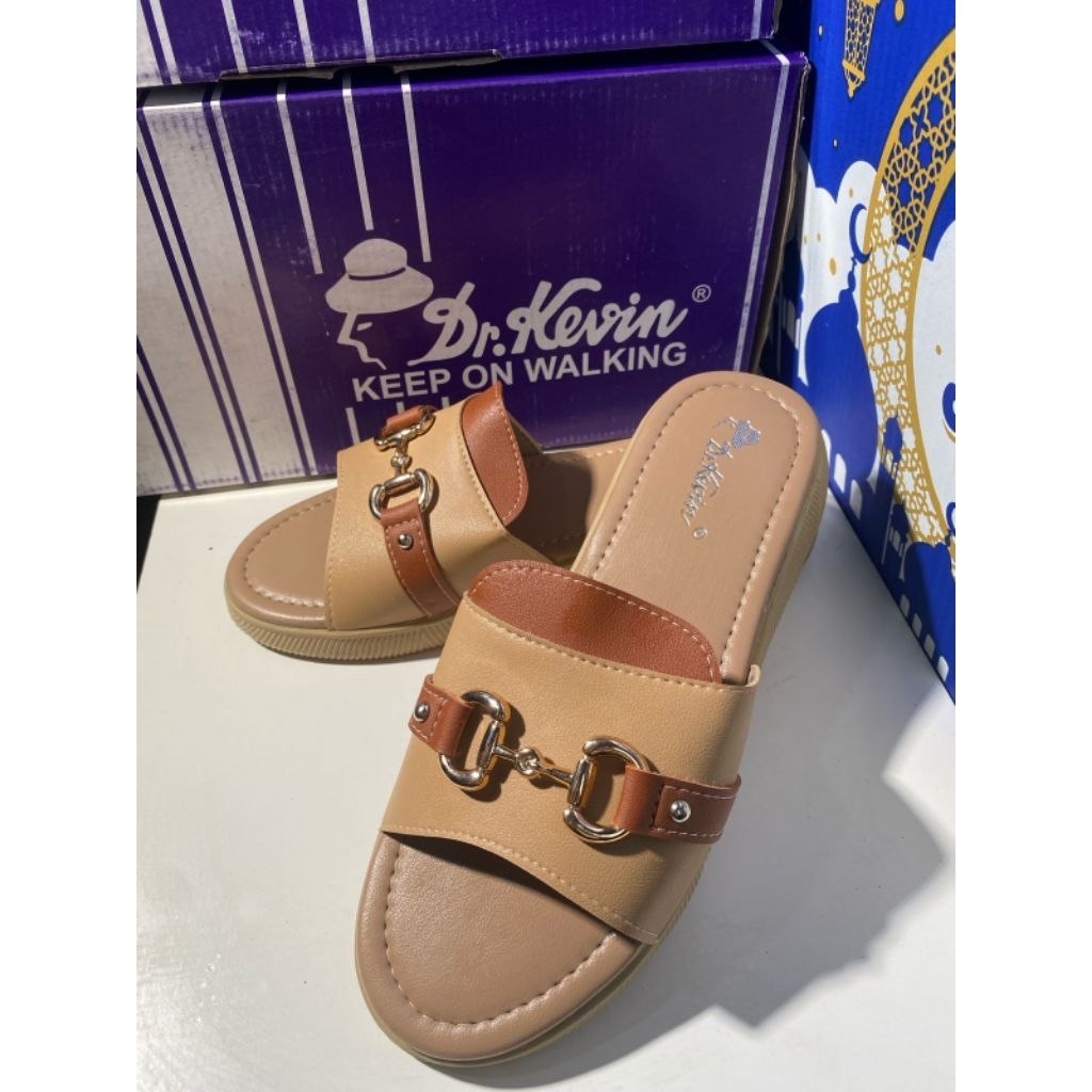 DR. Kevin Sandal Selop wanita MOC/TAN 571-104