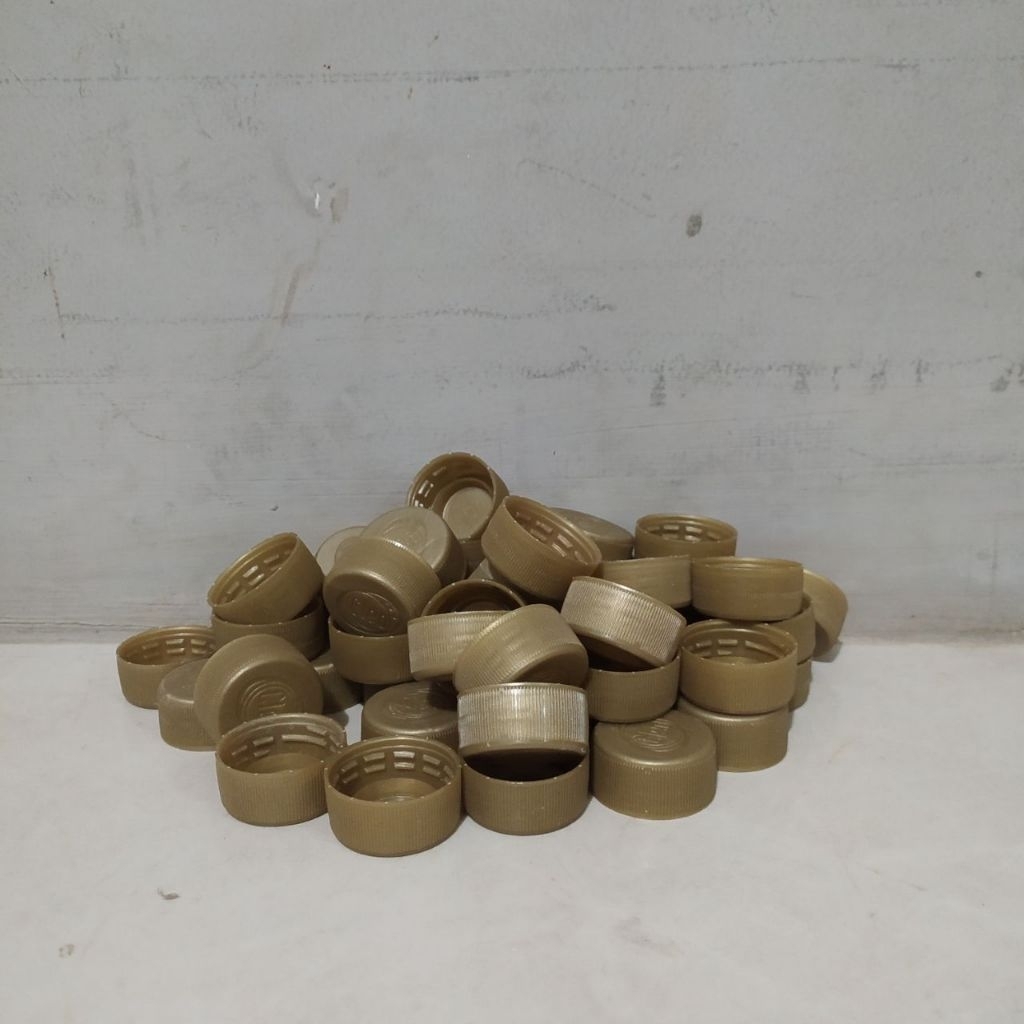 40pcs Tutup Botol Plastik Cleo Warna Emas Gold Bekas Bersih