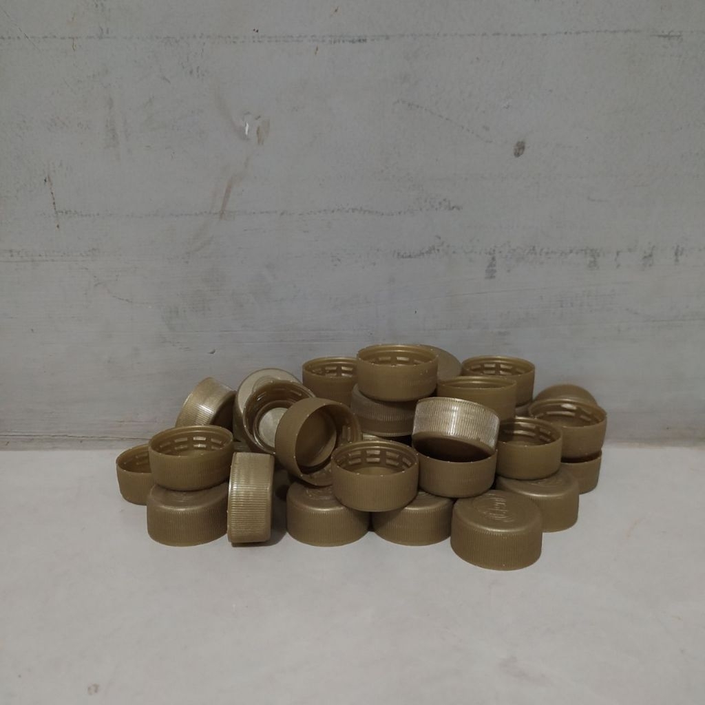 50pcs Tutup Botol Plastik Cleo Warna Emas Gold Bekas Bersih
