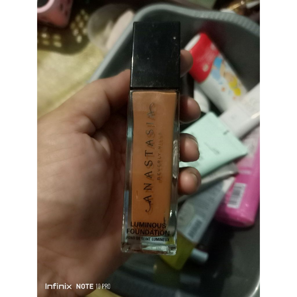 Preloved//Anastasia Beverly hills Luminous Foundation Shade 490w