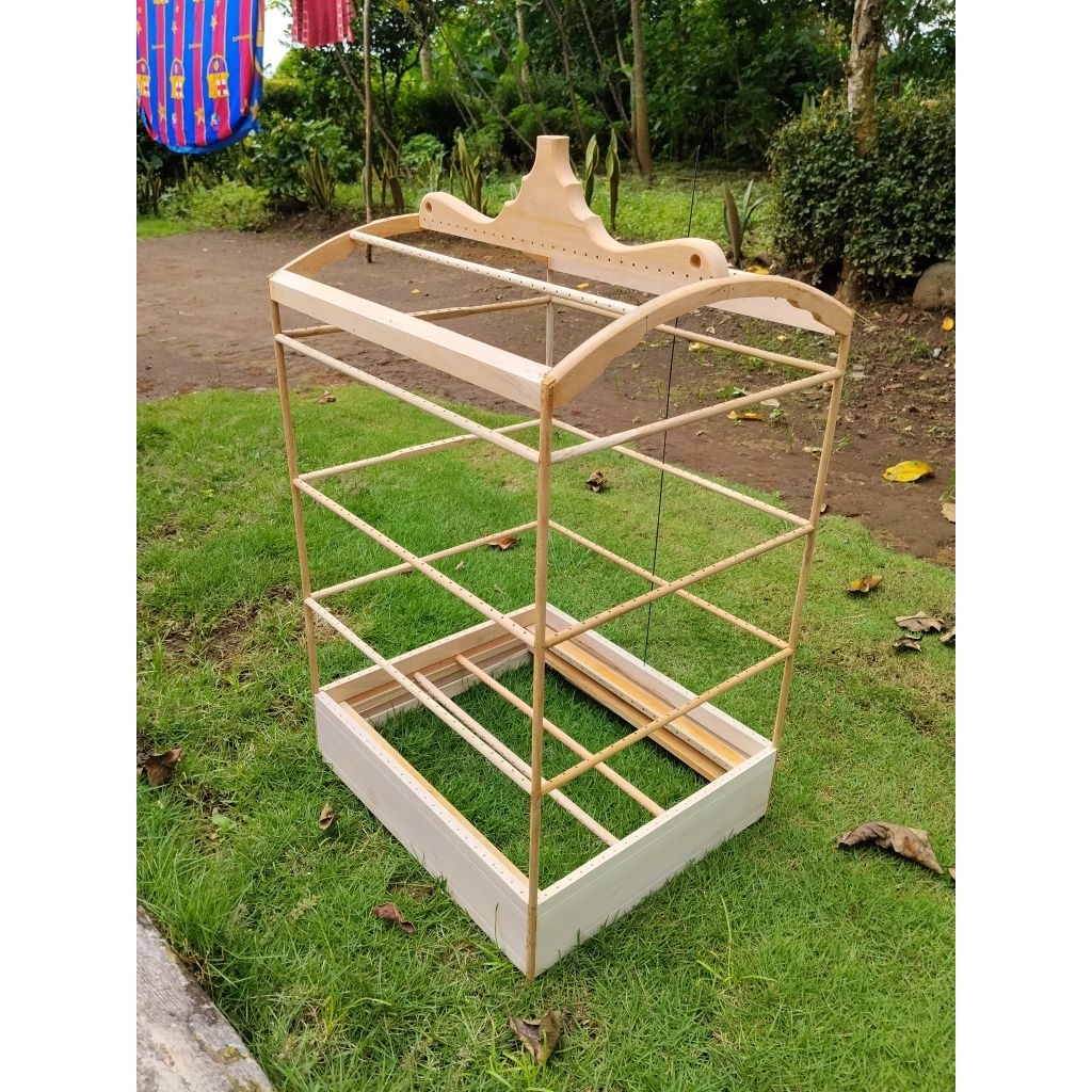 Replika sangkar Raja Ambrukan