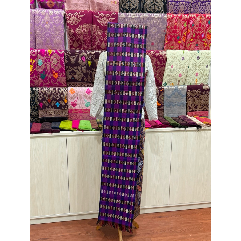 Selendang Songket Banyumas Cendana