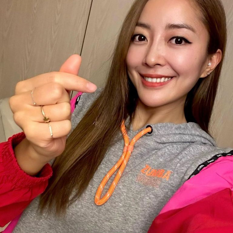 HOT NEW ITEM JAKET DAN HOODIE BUAT SENAM ZUMBA SEHARI HARI KAMU BERWARNA - C068 - ZW21