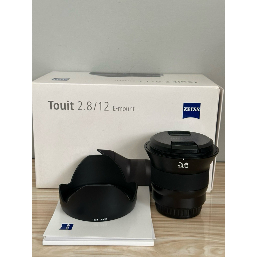 Lensa Zeiss Touit 12mm f2.8 for sony emount likenew