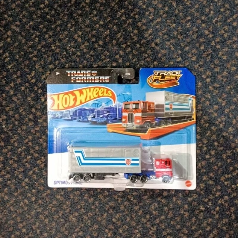 hot wheels optimus prime track fleet