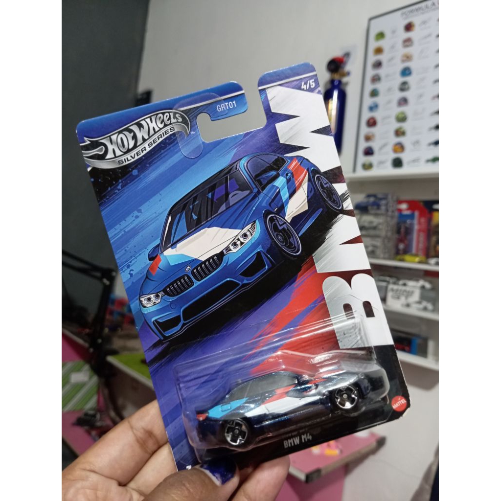 HOT WHEELS SERIES BMW (BMW M4)