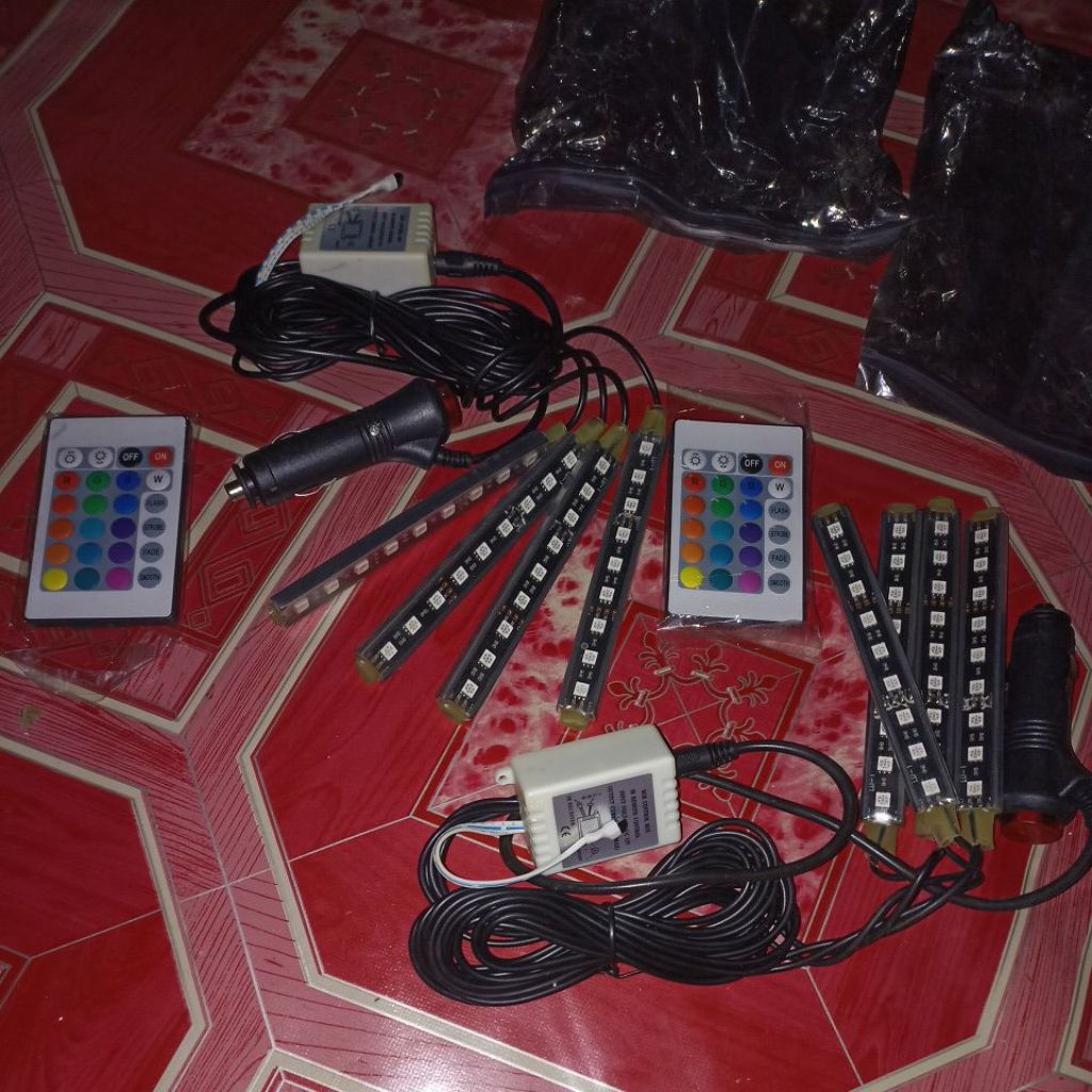 lampu LED RGB mobil jadul sepasang