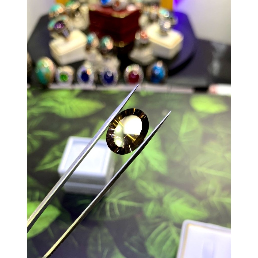 Natural smoky quartz 7.77 ct Cgl lab