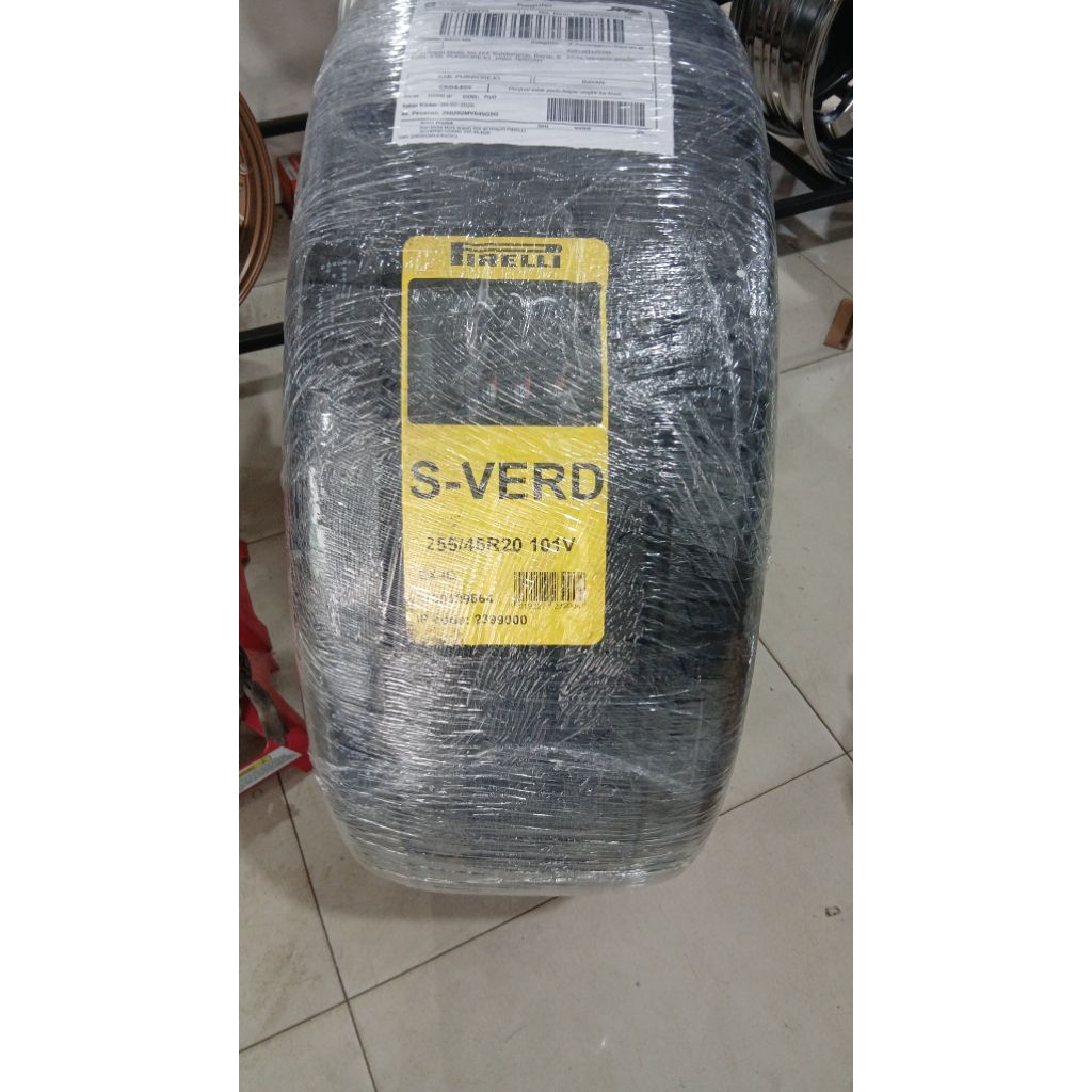 Ban Mobil Merk PIRELLI R20 255 45 R20 SCORPIO VERDE RFT