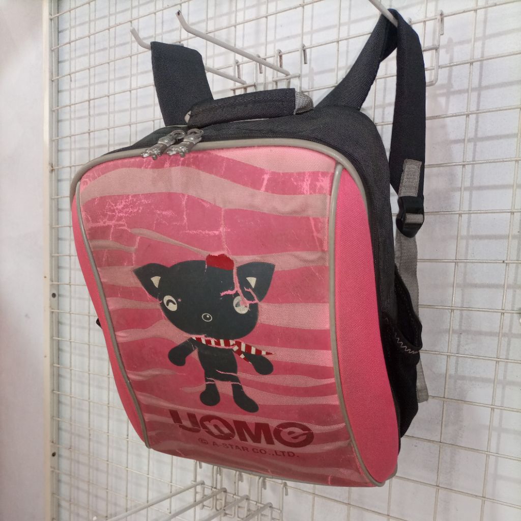 UnMe backpack -alas 11x26cm tinggi 35cm