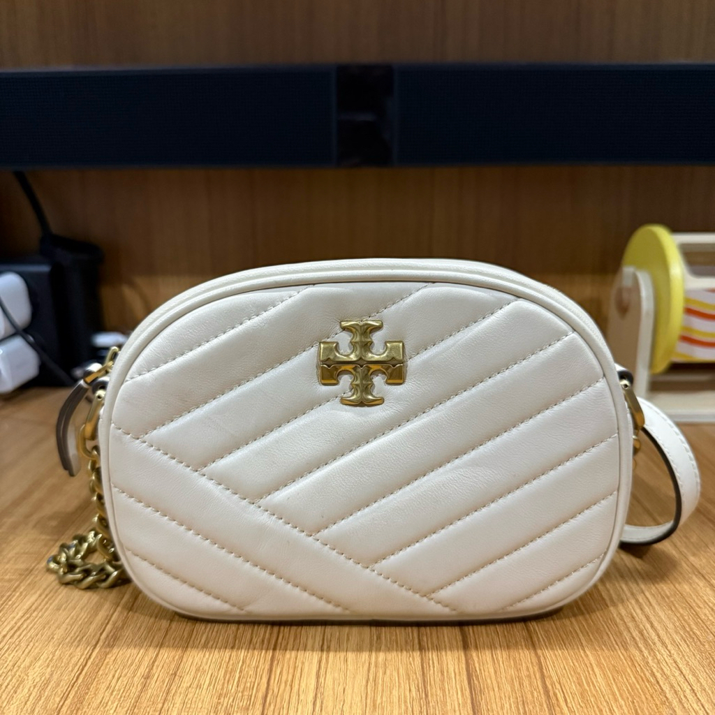 preloved tory burch kira chevron camera bag