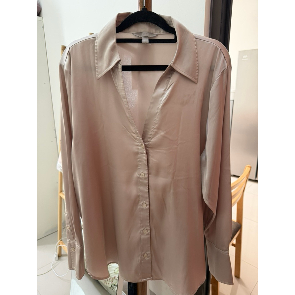 Preloved Kemeja Satin H&M