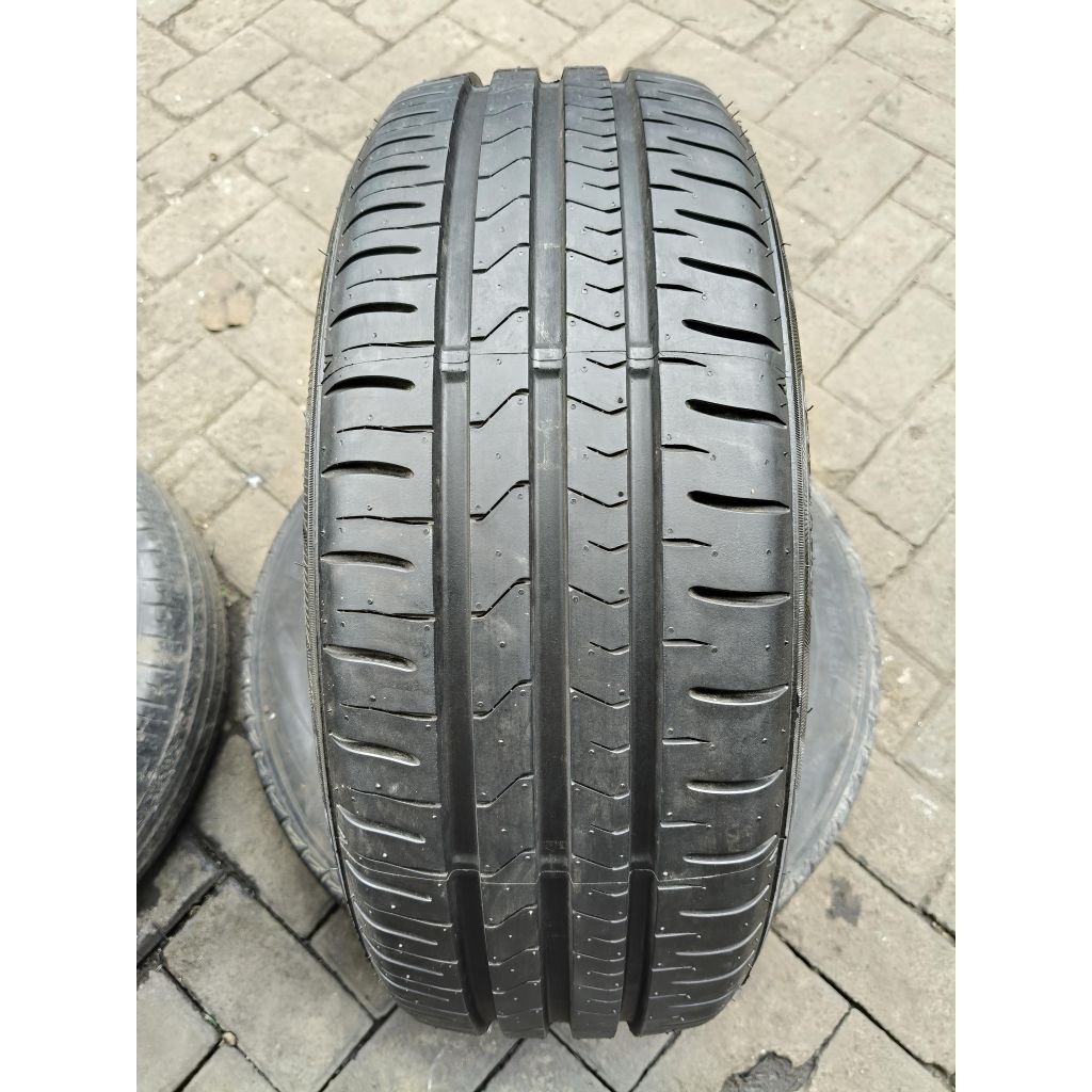 Ban 185/55 R15 Falken masih baru