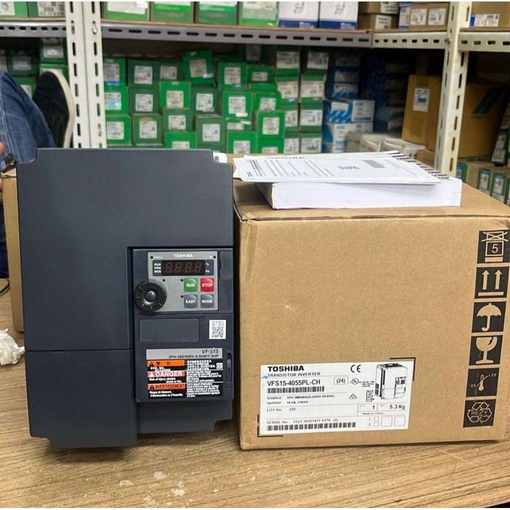 INVERTER TOSHIBA VFS15-4055PL-CH 5,5KW 5.5KW 380V/VFS15-4055PL-CH TOSHIBA 5.5KW 5,5KW 7.5HP 380V ORI