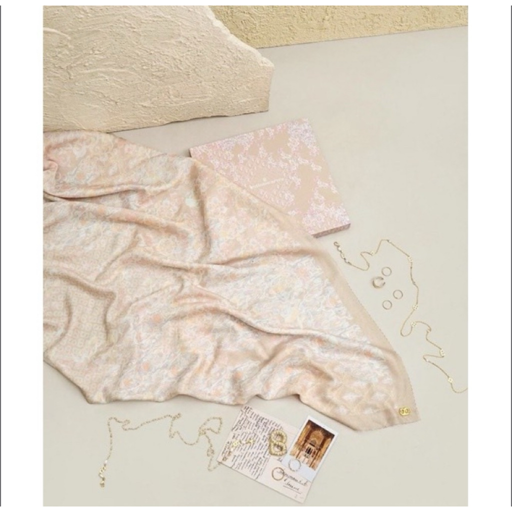 PL buttonscarves granada cream tan.