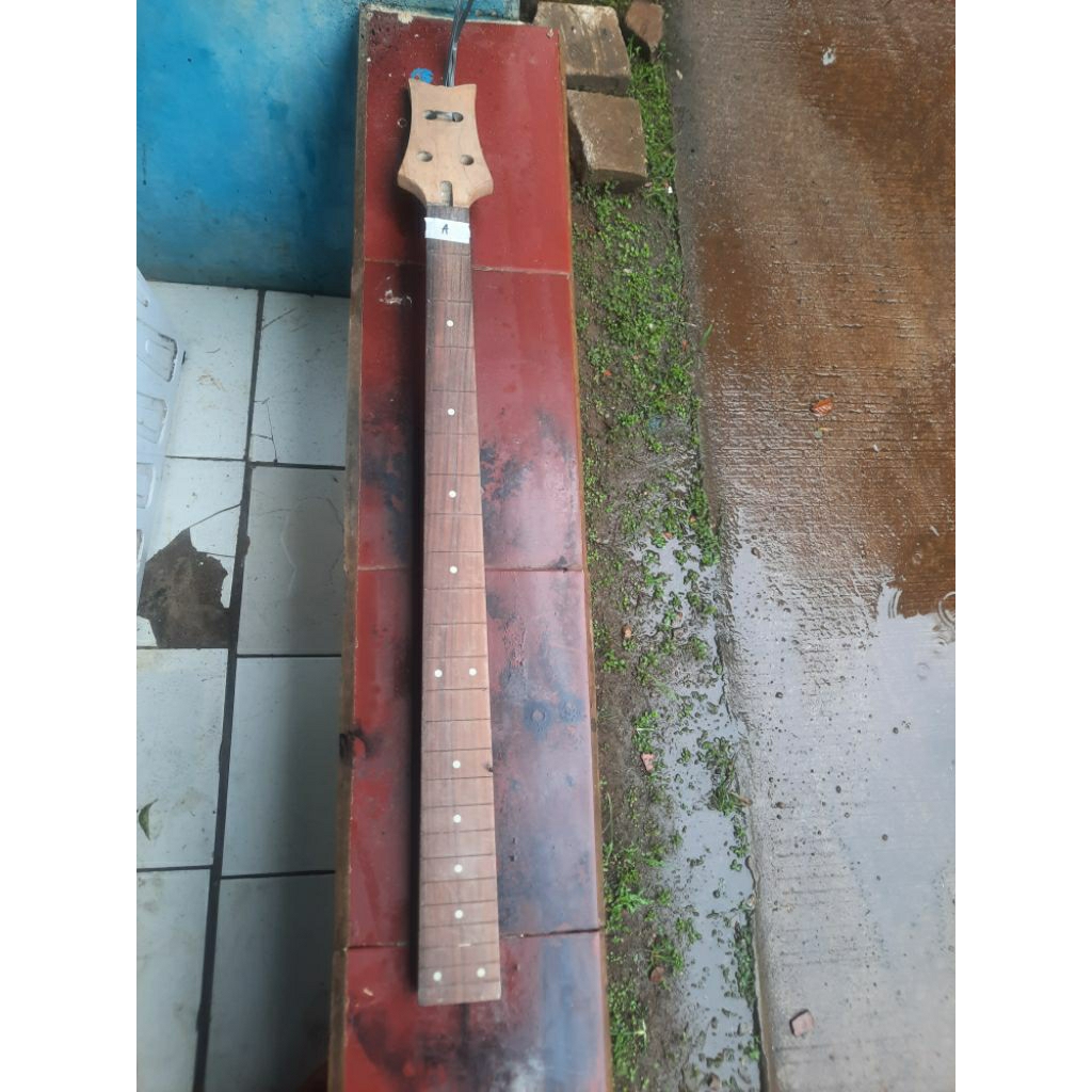 Neck bass schecter 4 string