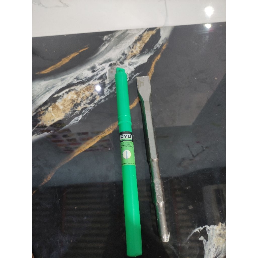 RYU HEXAGON FLAT CHISEL 25x17x280MM / MATA BOBOK PIPIH&LANCIP