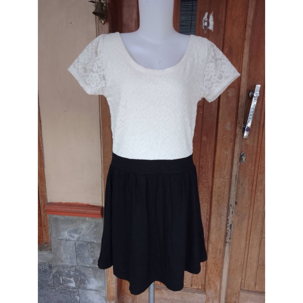 (arinajshop) DRESS MINI HITAM PUTIH