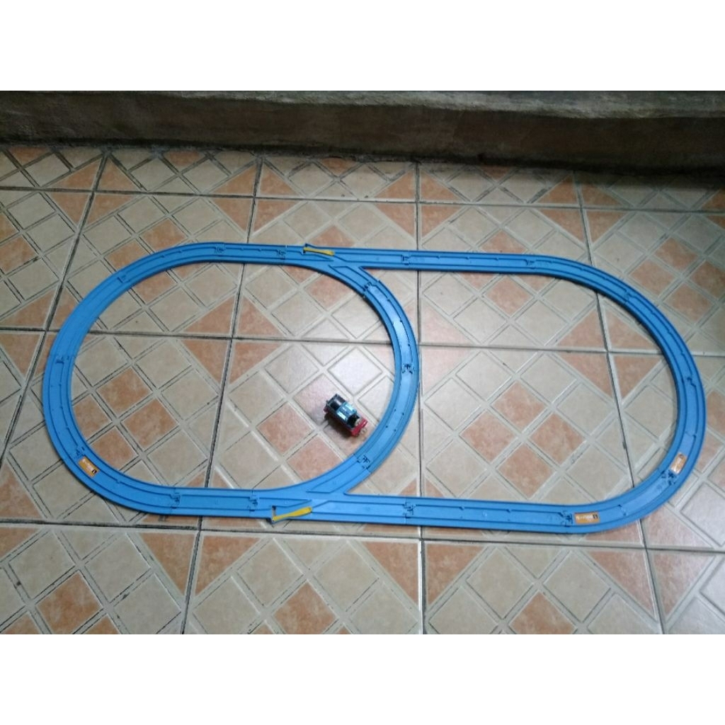 thomas and friends track tomy