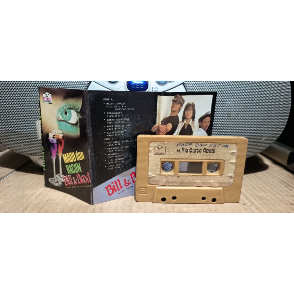 kaset pita madu dan racun