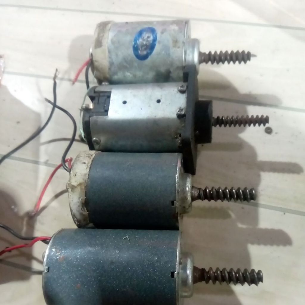 GENERATOR LISTRIK DC 30W 24VOL ULIR BESI