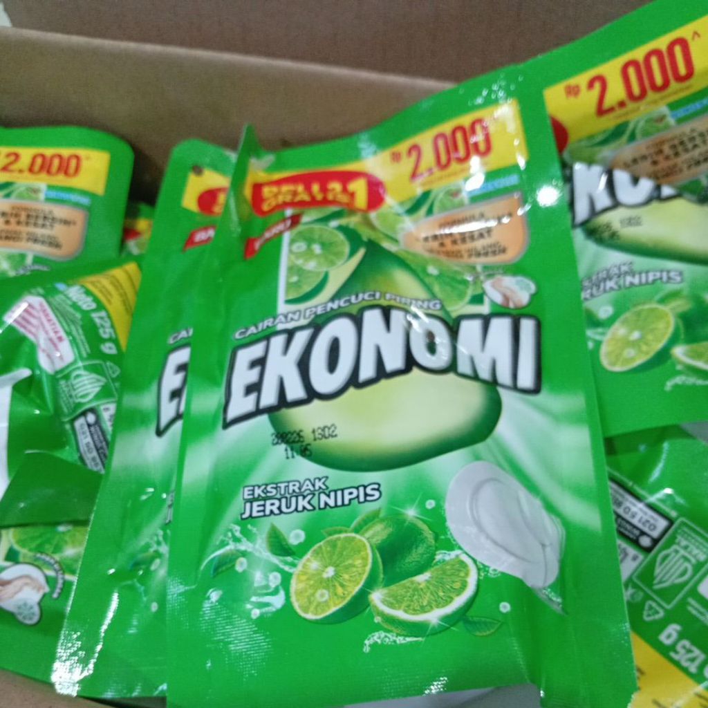 sunlight mama lemon dan ekonomi jeruk nipis sabun cuci piring 105ml