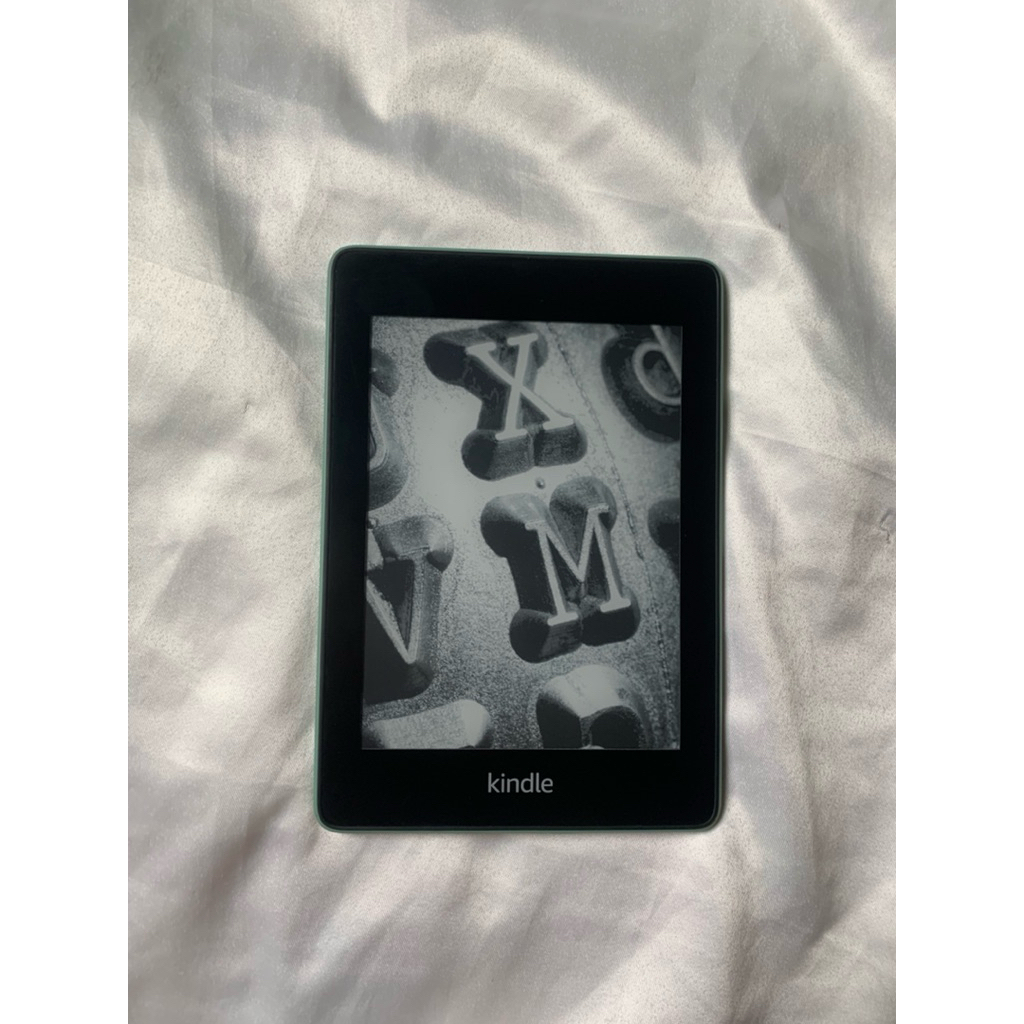 [PRELOVED] Amazon Kindle Paperwhite Gen 10th - storage 32 GB - warna Sage / Hijau (rare) - e-reader,