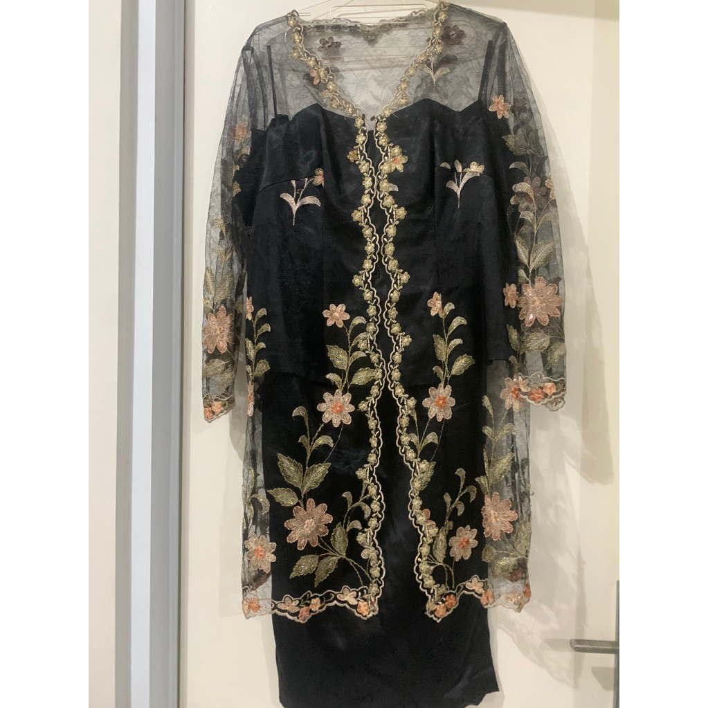 tunik kebaya hitam