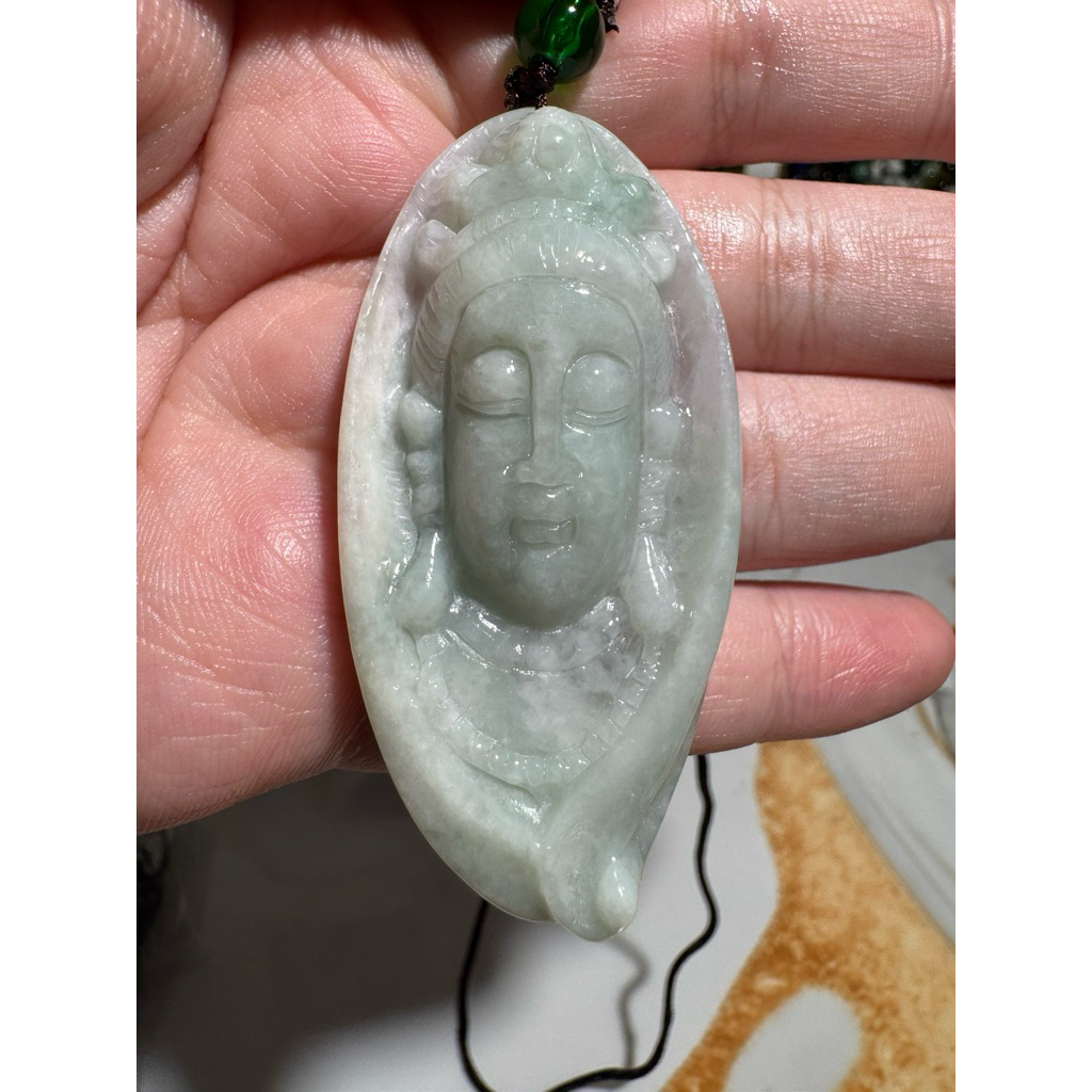 Liontin Giok Green Apple Guan Yin