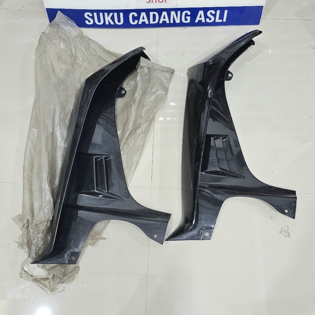 tebeng sayap bagian kiri saja hitam suzuki rc110 crystal ori sgp nos