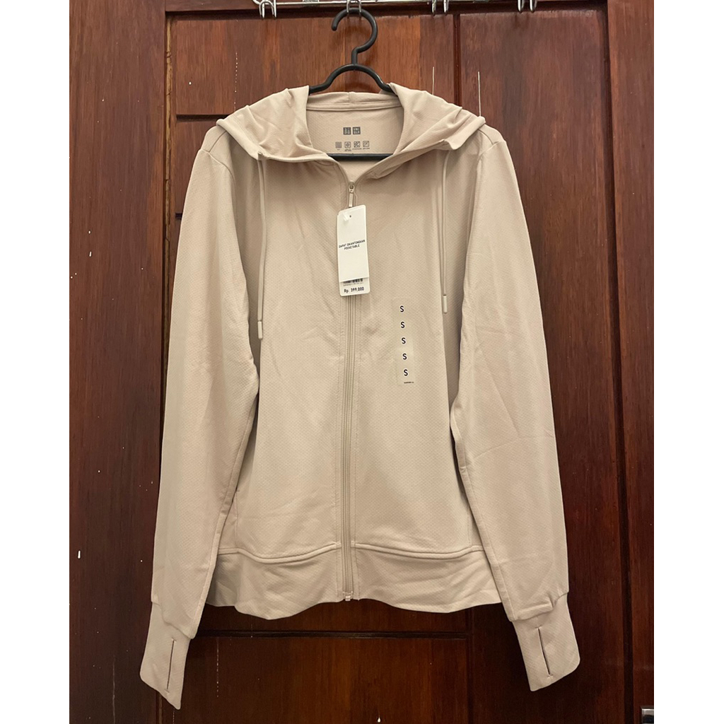 Uniqlo AIRism