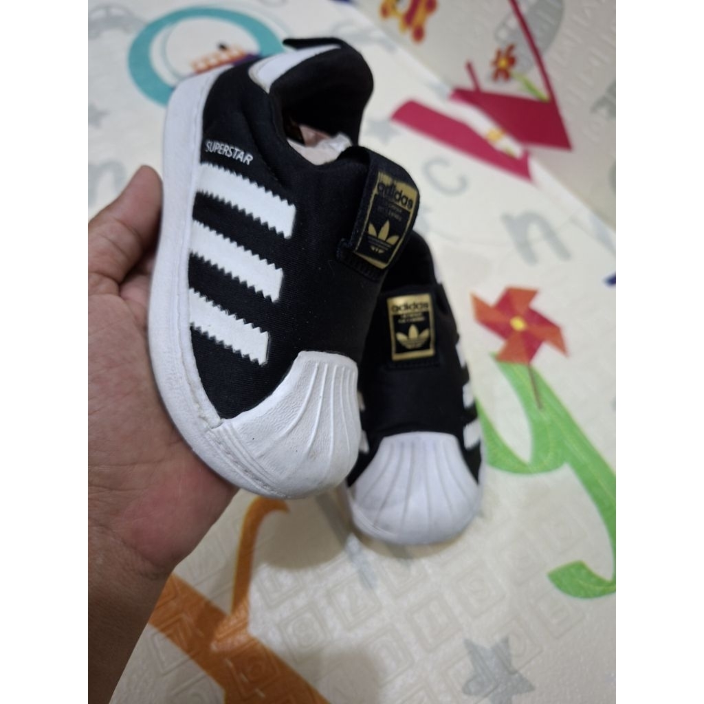 Sepatu Preloved Adidas Superstar Size 22 Bayi