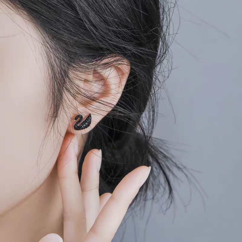 Swaroski -Swaroski Anting Titanium Premium SWAN swaroski