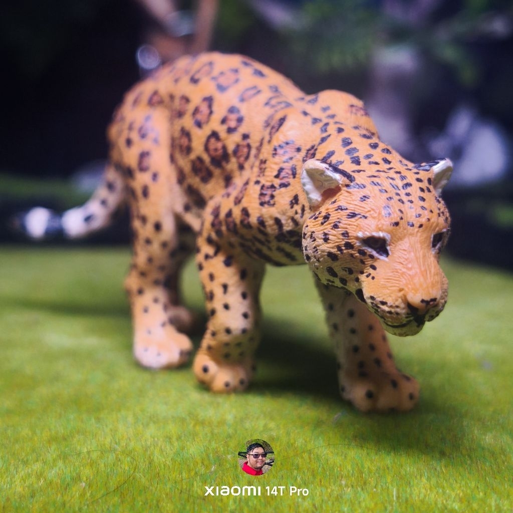 safari Ltd 2015 jaguar figure
