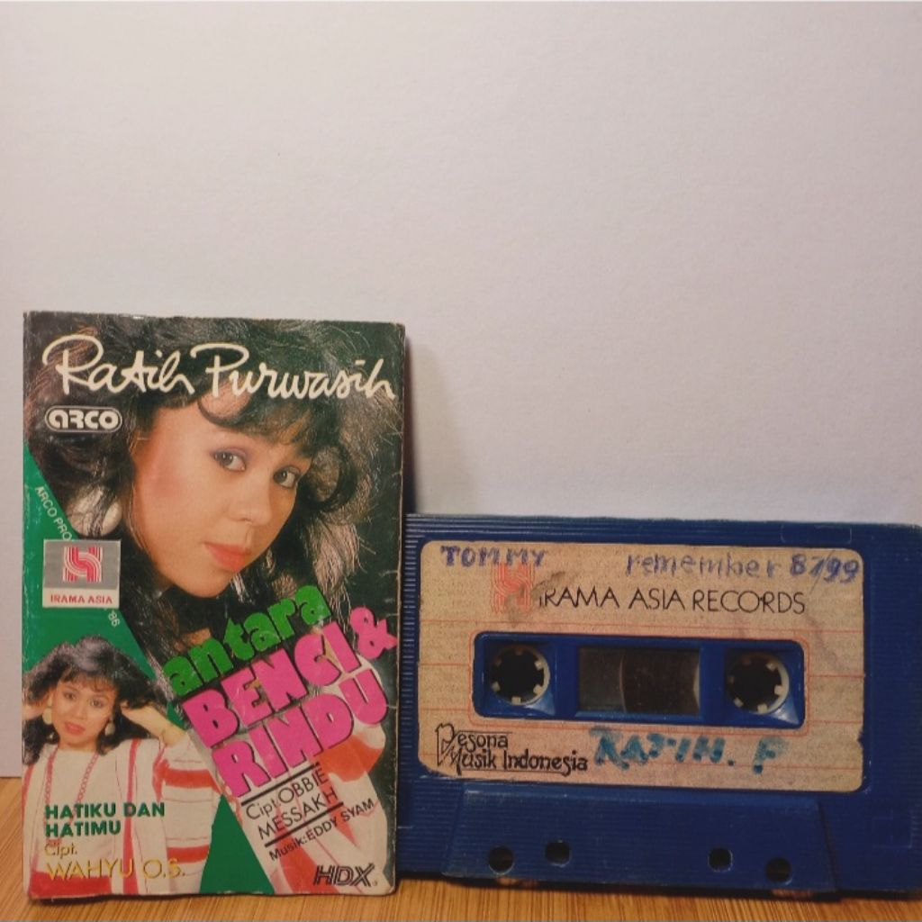 Kaset Ratih Purwasih - Antara Benci & Rindu