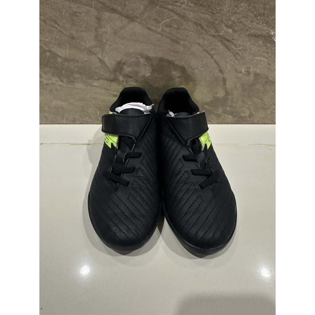 Preloved Sepatu Futsal Football Decathlon Kipsta Agility