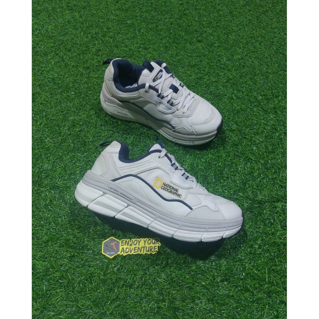 sepatu sport sneaker national geographic size 40