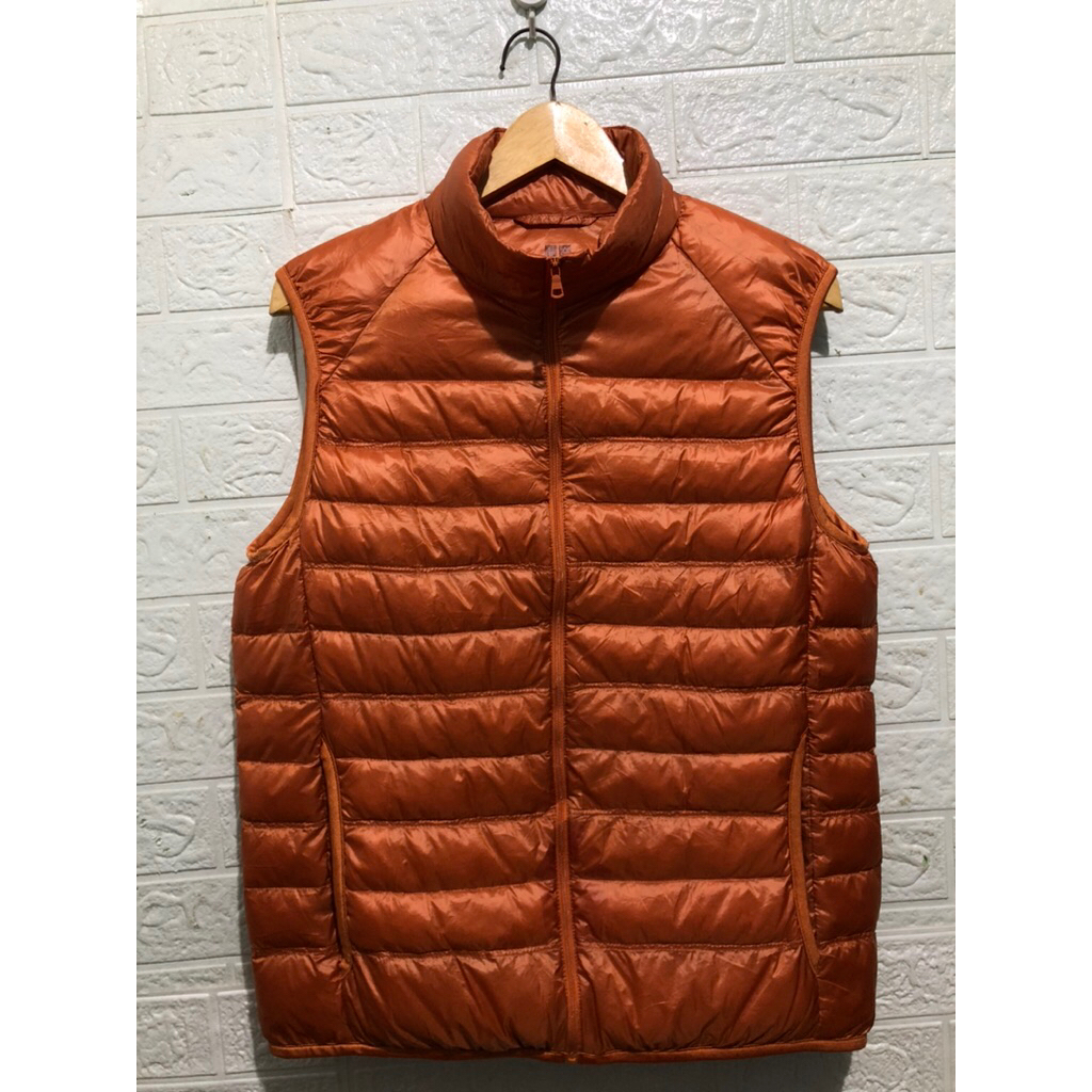 UNIQLO ultralight down vest long neck orange 2
