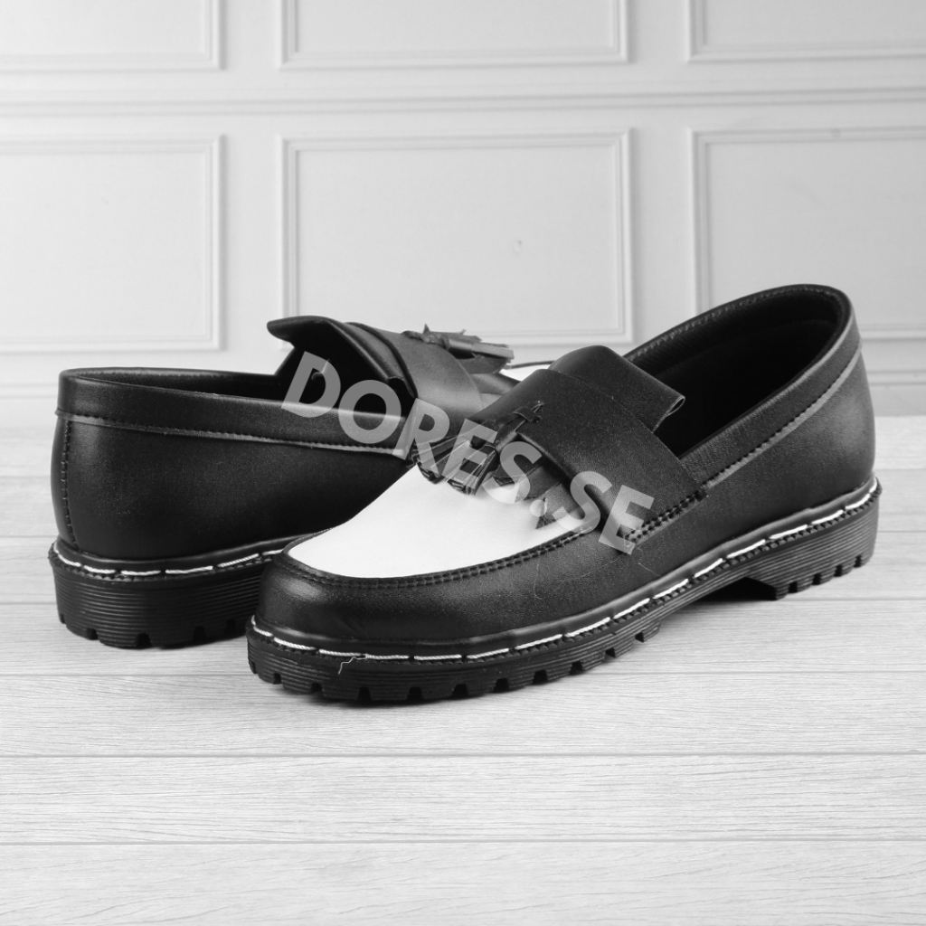sepatu loafers Sepatu Docmart Kombinasi Penny Loafers Black White Tassel - Sepatu Loafers Pria Wanit