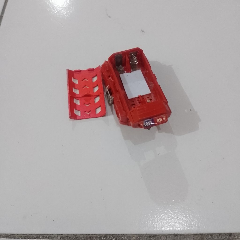 Part Crushgear Crush Gear Chasis UVTD Merah non bandai