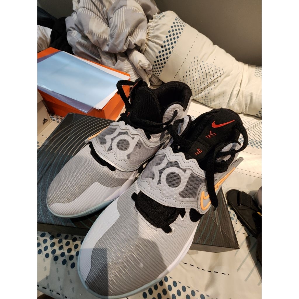 Sepatu Basket Nike kd trey 5x size 44 (28cm). Original 100%