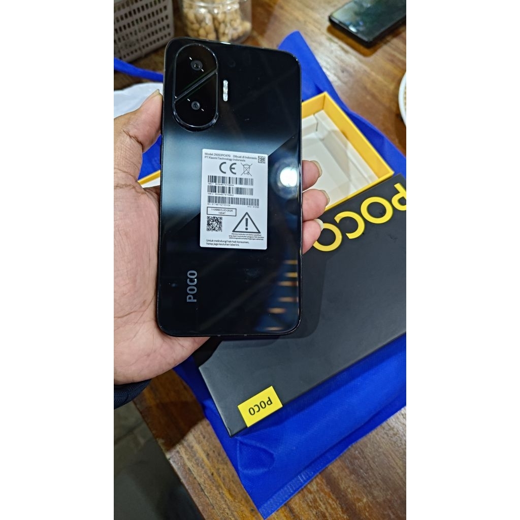 Poco F7 12/512 second