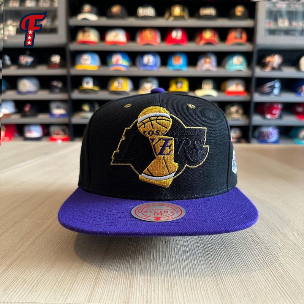 Topi Mitchell And Ness LA Lakers Finals 2009 2010 Patch Black Kobe Era Snapback Hat Original