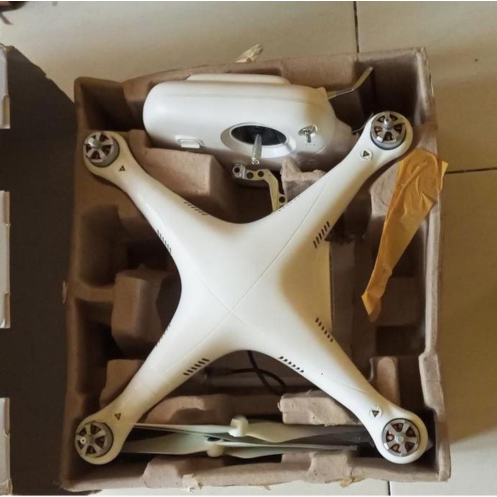 DJI Phantom 2 RTF , (tanpa gimbal camera)