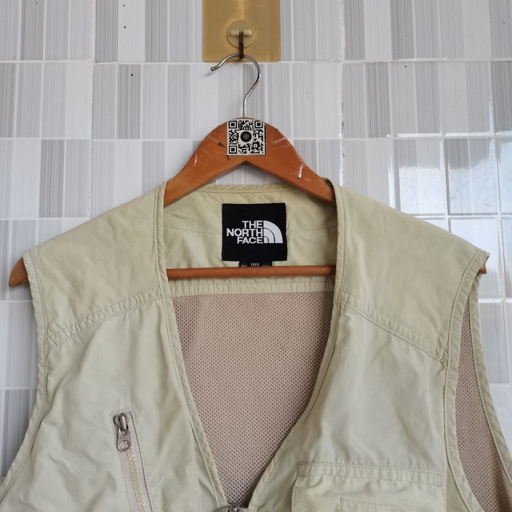 1422. VINTAGE VEST TNF WARNA CREAM SIZE XL  PRELOVED