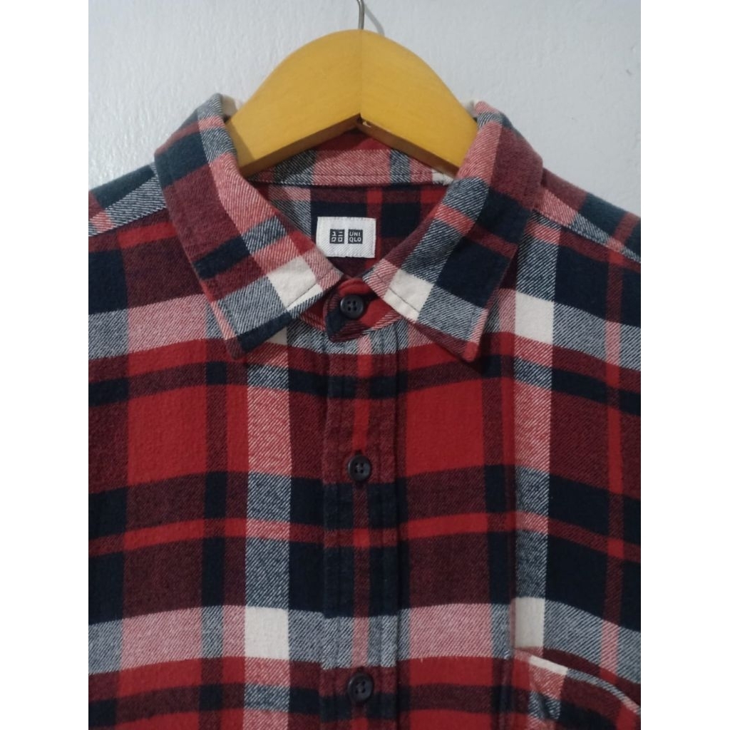 Kemeja Uniqlo Flanel Size L