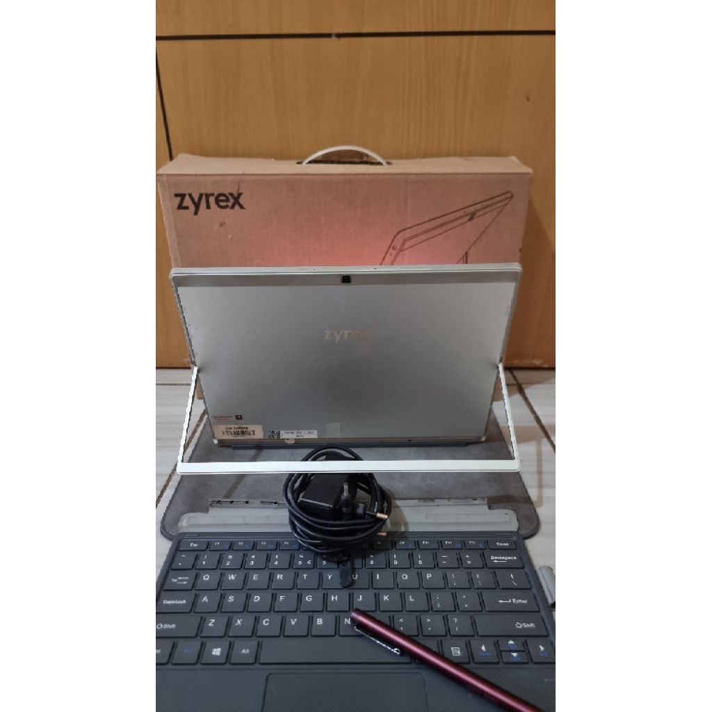 laptop zyrex confidante